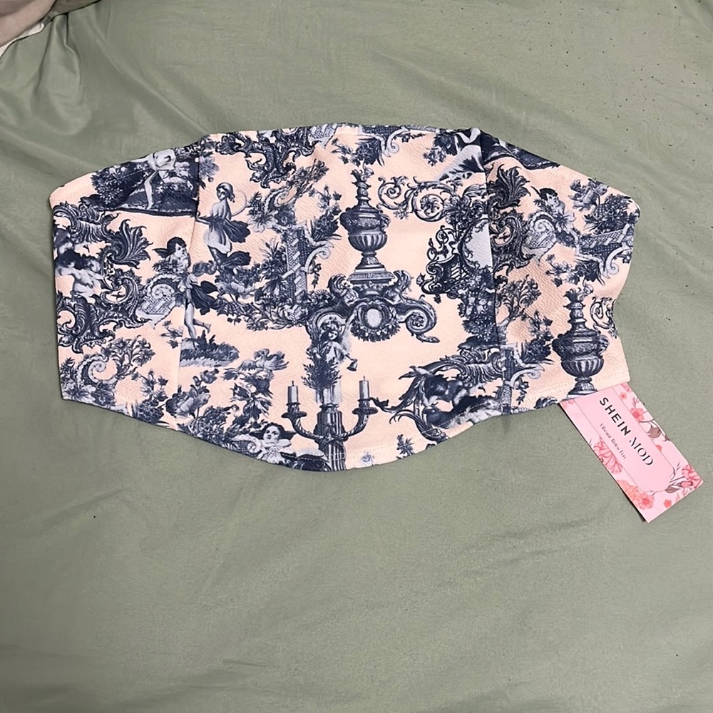 SHEIN MOD Figure Graphic Bandana Hem Crop Tube Top Medium